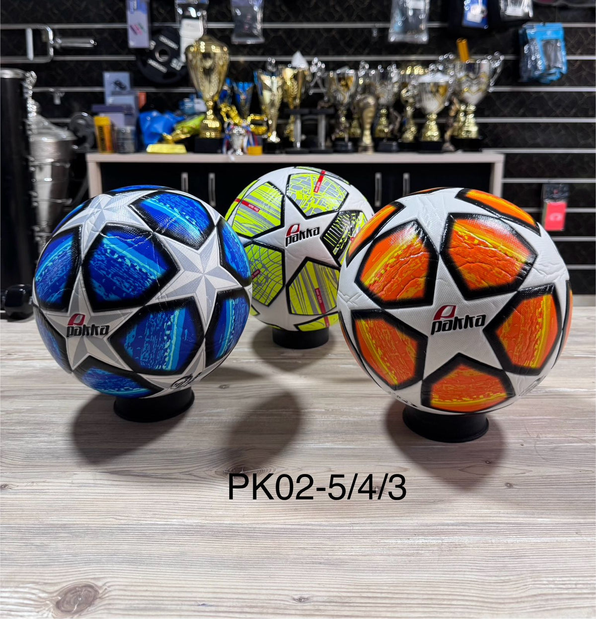 BALLON DE FOOTBALL SUR GAZON SYNTHÉTIQUE